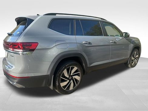 Used 2025 Volkswagen Atlas SE image 7