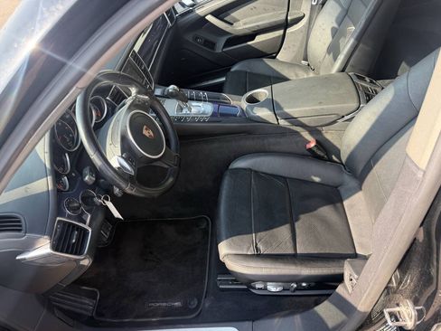 Used 2013 Porsche Panamera image 14