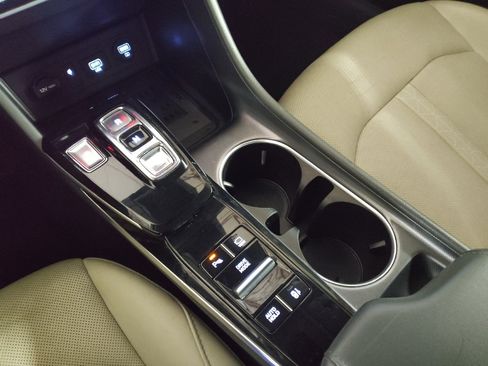 Used 2020 Hyundai Sonata Limited FWD image 26