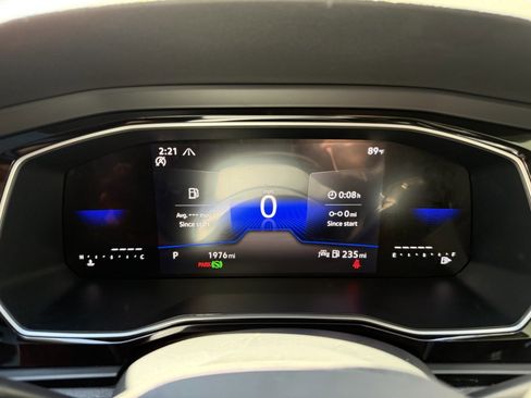 Used 2024 Volkswagen Jetta SE w/ Panoramic Sunroof Package image 17