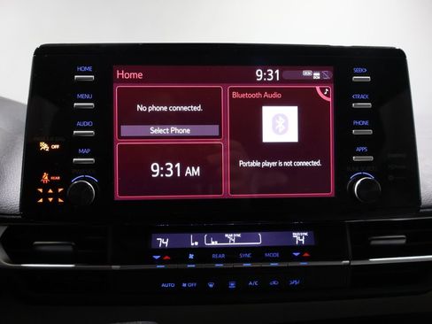 Used 2021 Toyota Sienna LE image 23