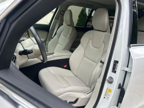 Used 2023 Volvo XC90 B6 Plus w/ Protection Package Premier AWD/4WD image 4