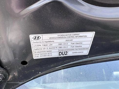 New 2025 Hyundai Elantra SEL image 17