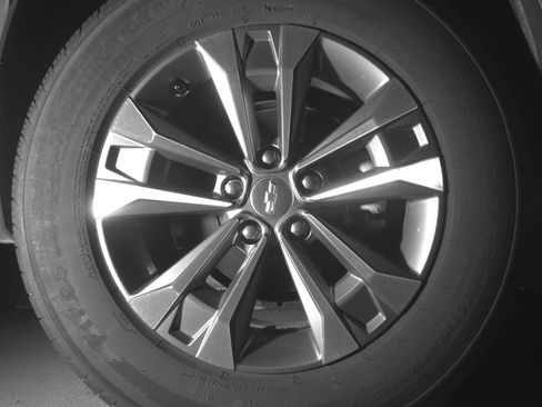 Used 2025 Chevrolet Equinox LT image 15