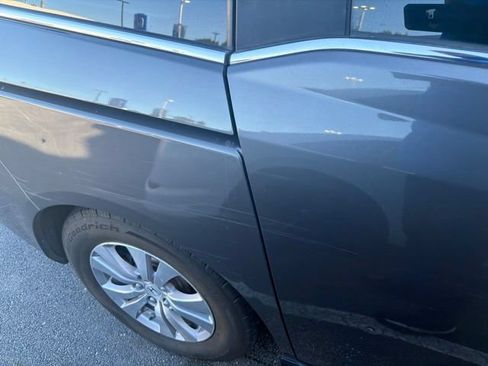 Used 2014 Honda Odyssey EX-L image 11