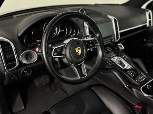 Used 2018 Porsche Cayenne AWD/4WD image 24