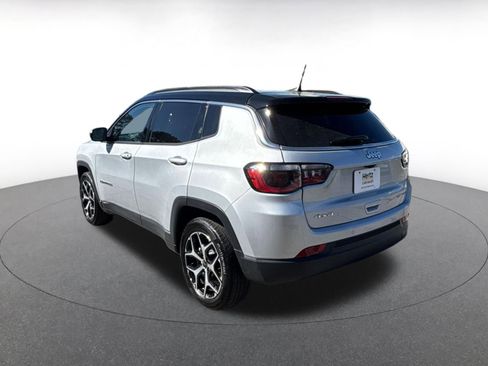 Used 2025 Jeep Compass Limited AWD/4WD image 12