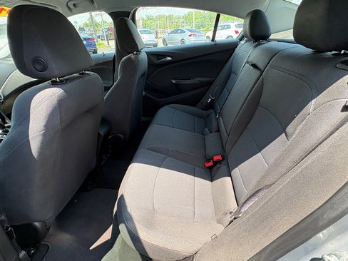 Used 2019 Chevrolet Cruze LT w/ Convenience Package FWD image 11