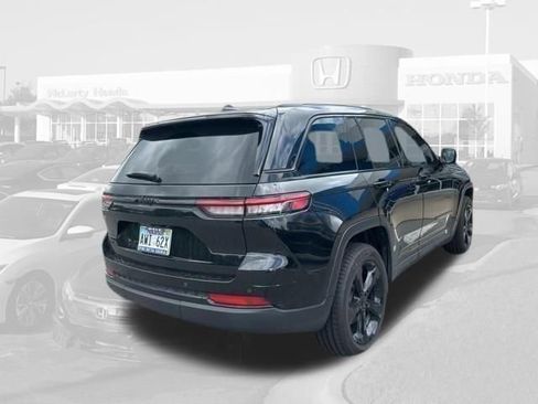 Used 2024 Jeep Grand Cherokee Altitude AWD/4WD image 12