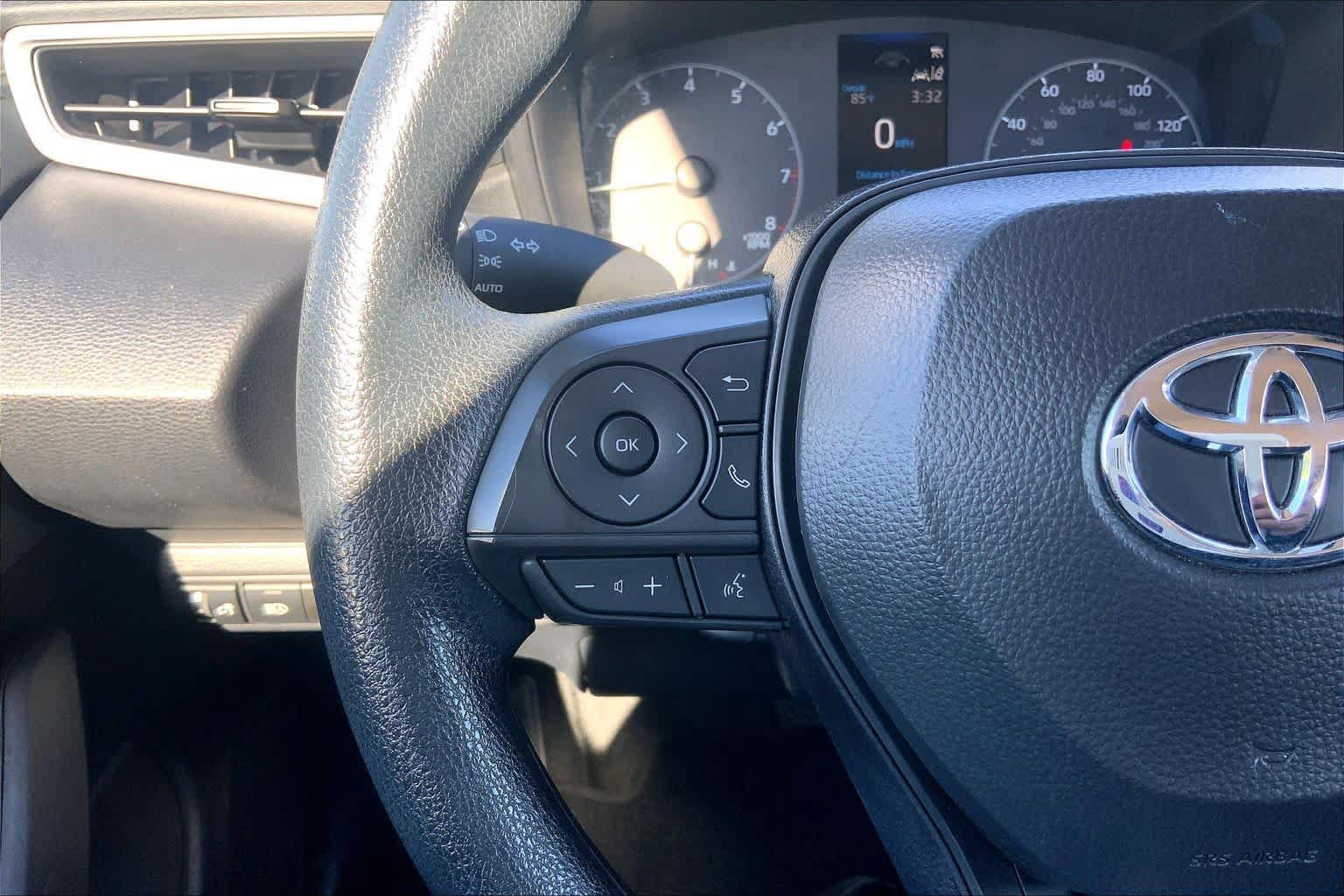 Used 2025 Toyota Corolla LE FWD image 23