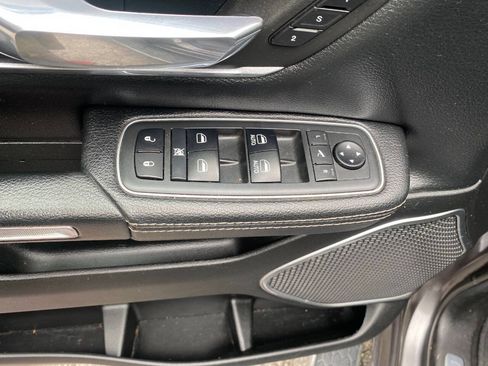 Used 2019 RAM 1500 Laramie w/ Off Road Group AWD/4WD image 20