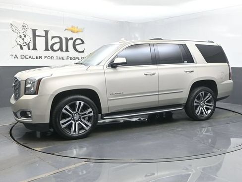 Used 2017 GMC Yukon Denali w/ Open Road Package AWD/4WD image 36