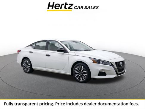Used 2025 Nissan Altima 2.5 SV FWD image 1