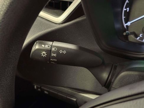 Used 2023 Toyota Corolla LE AWD/4WD image 23