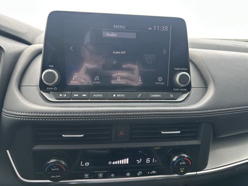 Used 2024 Nissan Rogue SV AWD/4WD image 17