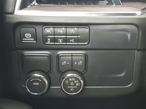 New 2026 Chevrolet Suburban LT w/ Comfort Package RWD image 23