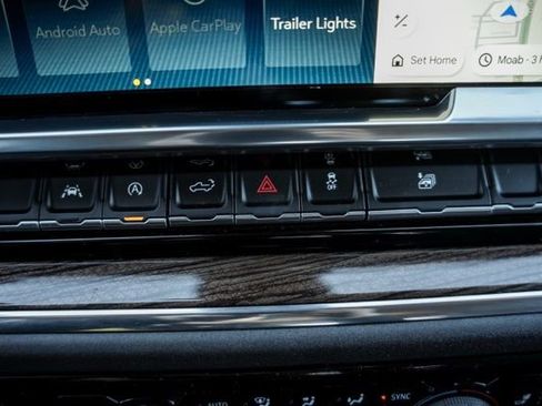 Used 2024 Chevrolet Silverado 1500 LT image 21