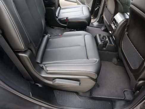 New 2025 Jeep Grand Cherokee L Limited image 16