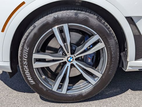 Used 2024 BMW X7 xDrive40i w/ M Sport Package AWD/4WD image 10