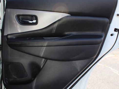 Used 2022 Nissan Murano SV w/ SV Midnight Edition Package image 12