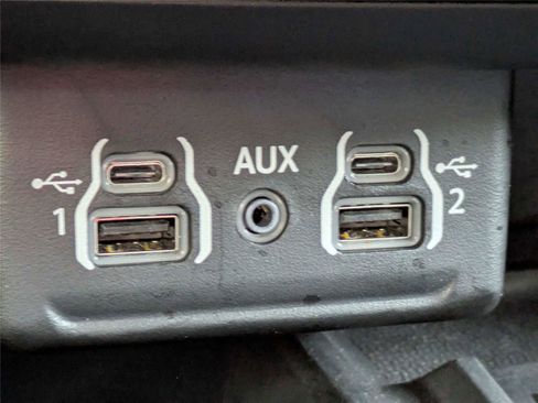 Certified 2025 Dodge Durango GT image 28