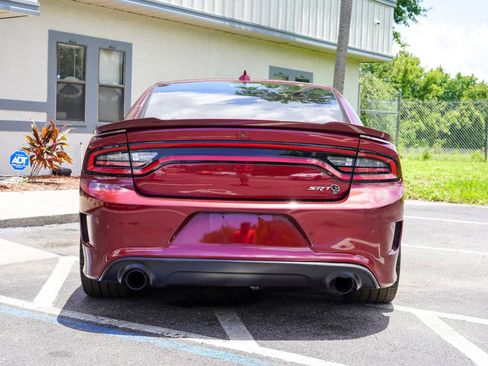 Used 2018 Dodge Charger SRT Hellcat w/ Harman/Kardon Audio Group RWD image 5