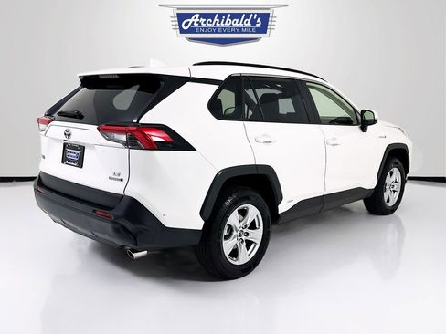 Used 2019 Toyota RAV4 LE image 6