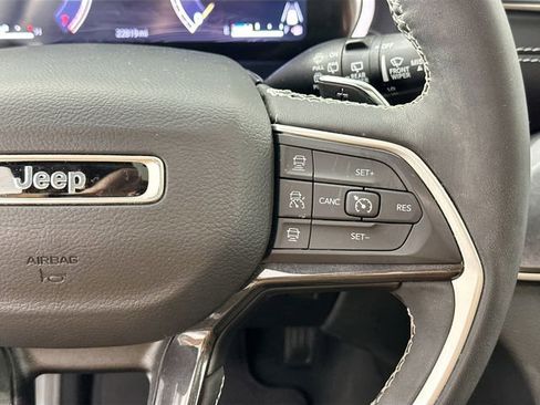Used 2023 Jeep Grand Cherokee Altitude image 23