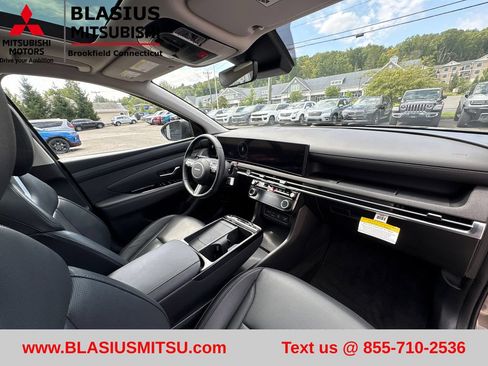 Used 2025 Hyundai Tucson Limited AWD/4WD image 52
