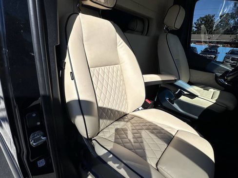Used 2023 Mercedes-Benz Sprinter 3500 image 25