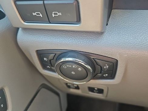 Used 2018 Ford F150 Lariat w/ Equipment Group 501A Mid AWD/4WD image 10