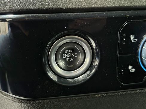 Used 2024 GMC Sierra 1500 SLT image 17