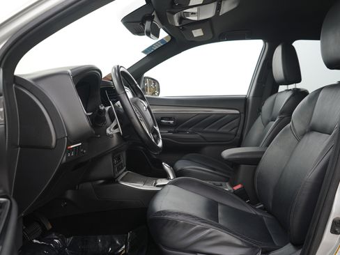 Used 2022 Mitsubishi Outlander SEL AWD/4WD image 19