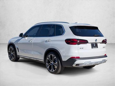 Used 2026 BMW X5 xDrive50e w/ Executive Package image 8