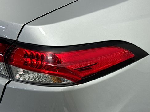 Used 2025 Toyota Corolla LE FWD image 31