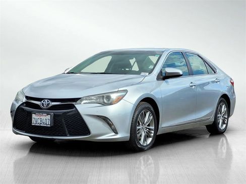 Used 2016 Toyota Camry SE image 8