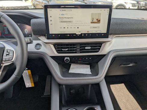New 2026 Ford Explorer Active RWD image 13