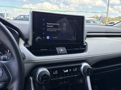 Used 2025 Toyota RAV4 XLE w/ Convenience Package image 28