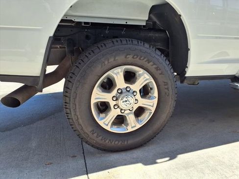 Used 2024 RAM 2500 Big Horn AWD/4WD image 11