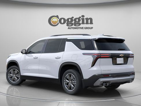 New 2026 Chevrolet Traverse LT image 2