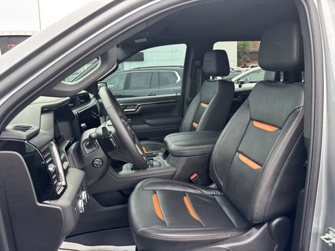 Used 2025 GMC Sierra 1500 AT4 w/ AT4 Premium Package AWD/4WD image 14