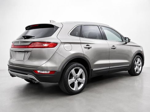 Used 2017 Lincoln MKC Premiere FWD image 3