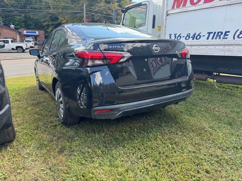 Used 2020 Nissan Versa S image 3