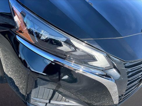 Used 2025 Nissan Altima 2.5 SV FWD image 29