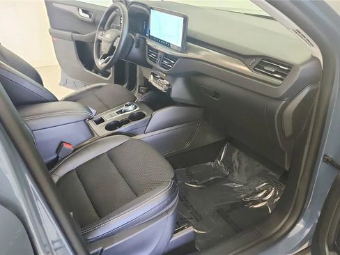 Used 2025 Ford Escape SE FWD image 35