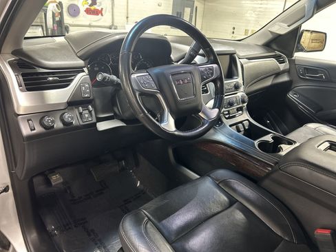 Used 2019 GMC Yukon SLT w/ HD Trailering Package AWD/4WD image 11