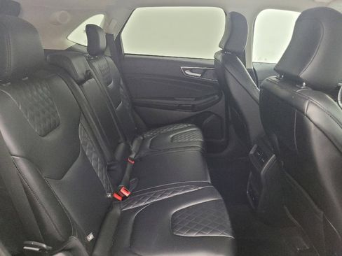 Used 2024 Ford Edge Titanium image 19