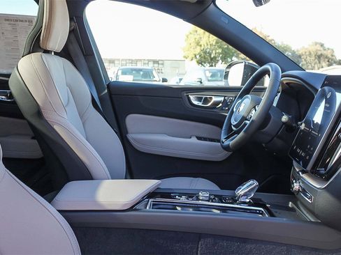 New 2026 Volvo XC60 B5 Plus w/ Climate Package PRO image 33