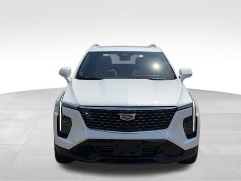 Used 2024 Cadillac XT4 Premium Luxury AWD/4WD image 2