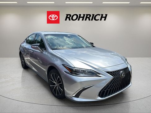 Used 2024 Lexus ES 300h w/ Premium Package FWD image 4